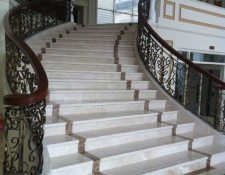 Đá Cầu Thang